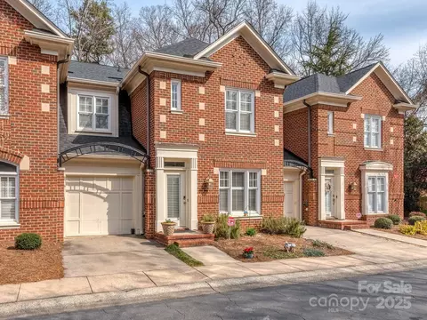 1141 Hollyheath Ln, Charlotte, NC 28209