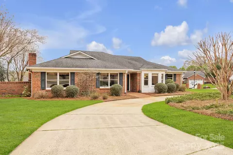 1921 Wexford Ct, Gastonia, NC 28054