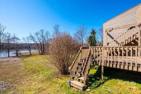 Exterior - 5194 Corbin Ln, Hickory, NC 28601 photo 2 of 3