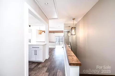 Entry Way - 5194 Corbin Ln, Hickory, NC 28601 photo 2 of 3