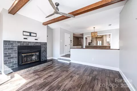 5194 Corbin Ln, Hickory, NC 28601