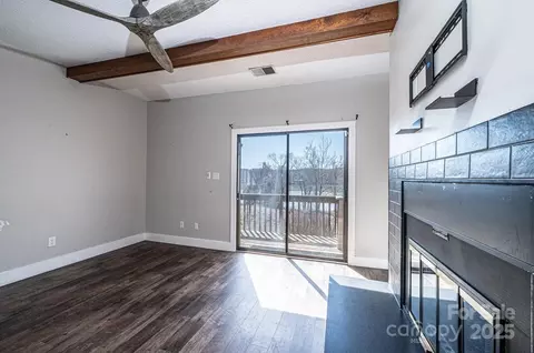 Living - 5194 Corbin Ln, Hickory, NC 28601 photo 5 of 6