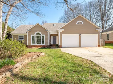 9307 Harlow Creek Rd, Huntersville, NC 28078
