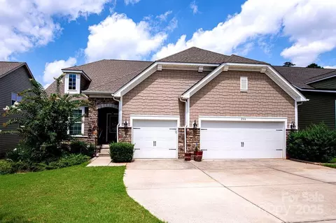 246 Sweet Briar Dr, Fort Mill, SC 29707
