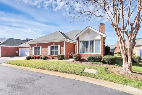 8462 Highland Glen Dr, Charlotte, NC 28269