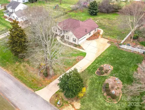1278 Gracebrook Dr, Salisbury, NC 28147 photo 4