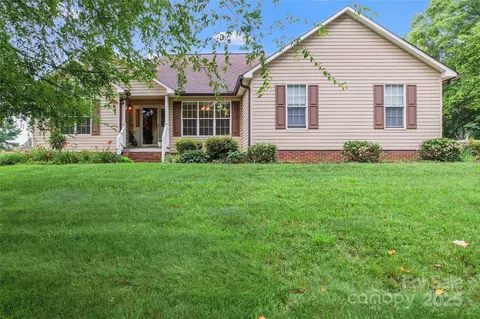 1278 Gracebrook Dr, Salisbury, NC 28147