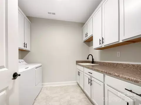 1063 Millview Ln, Matthews, NC 28104 photo 11