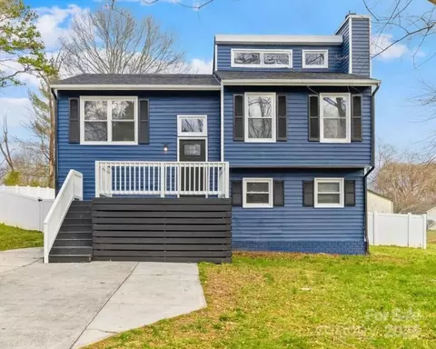 220 King George Ln, Gastonia, NC 28056