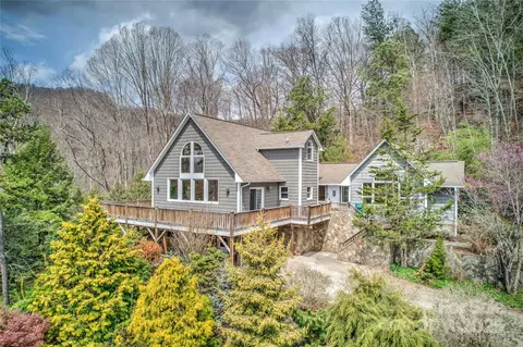 225 Seasons Dr, Clyde, NC 28721
