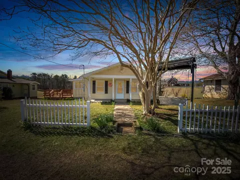 Exterior - 34 Manus Chapel Rd, Mill Spring, NC 28756 photo 12 of 12