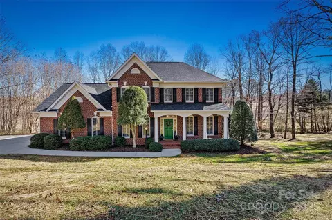 4340 Rodeway Ne Ct NE, Hickory, NC 28601
