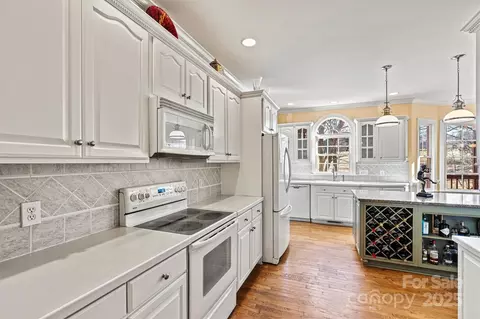 4340 Rodeway Ne Ct NE, Hickory, NC 28601 photo 25