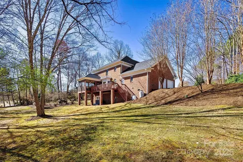 4340 Rodeway Ne Ct NE, Hickory, NC 28601 photo 2