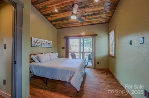 Bedroom - 169 Duck Pond Dr, Marshall, NC 28753 photo 1 of 3