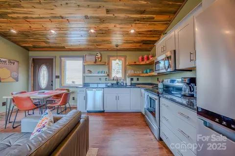 Kitchen - 169 Duck Pond Dr, Marshall, NC 28753 photo 3 of 3