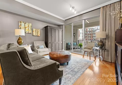300 W 5th 224 St #224, Charlotte, NC 28202