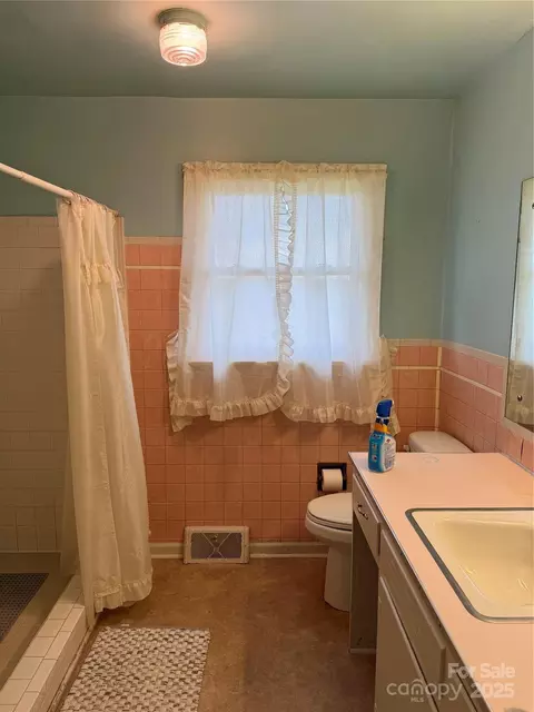 Bath - 2730 Medlin Rd, Monroe, NC 28112 photo 3 of 3