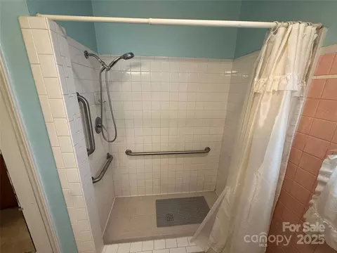 Bath - 2730 Medlin Rd, Monroe, NC 28112 photo 1 of 3