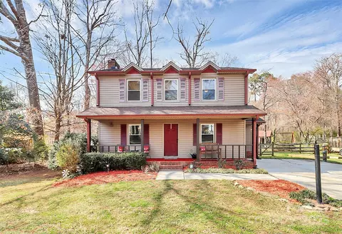 335 Deep Forest Ct, Gastonia, NC 28056