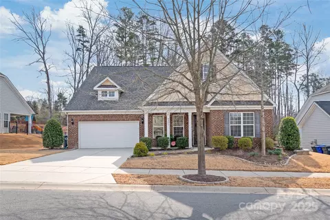 8823 Bur Ln, Huntersville, NC 28078