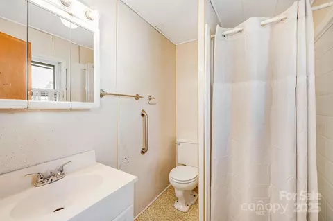 Bath - 4243 Old Clyde Rd, Clyde, NC 28721 photo 1 of 2