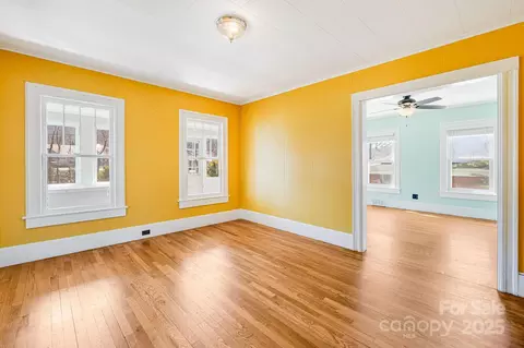 Living - 4243 Old Clyde Rd, Clyde, NC 28721 photo 4 of 5