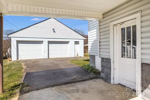 Exterior - 4243 Old Clyde Rd, Clyde, NC 28721 photo 5 of 9