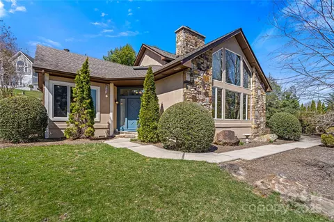3001 Hickory Nut Trl, Hendersonville, NC 28739