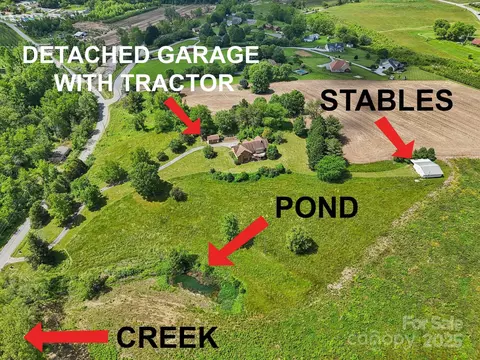 2281 Bearwallow Rd, Hendersonville, NC 28792