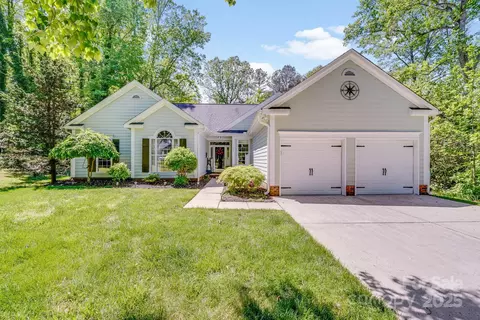11003 Pale Hickory Ln, Charlotte, NC 28215