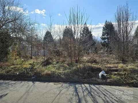 206 Prospect Nw St NW, Lenoir, NC 28645