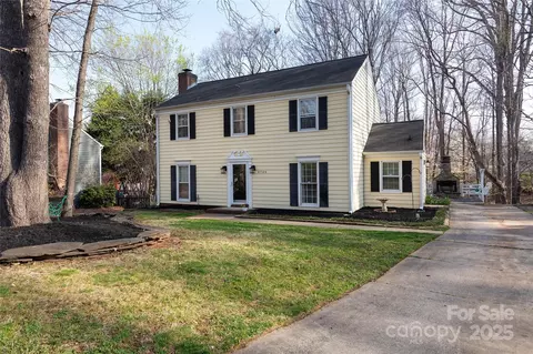 9709 Cloverwood Ct, Charlotte, NC 28270
