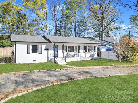6823 City View Dr, Charlotte, NC 28212