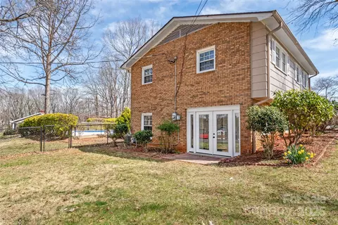 809 E 23rd Street St, Newton, NC 28658 photo 4