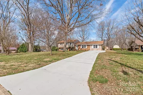 809 E 23rd Street St, Newton, NC 28658 photo 7