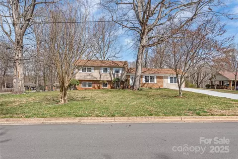 809 E 23rd Street St, Newton, NC 28658 photo 6