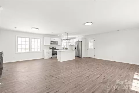 809 E 23rd Street St, Newton, NC 28658 photo 9