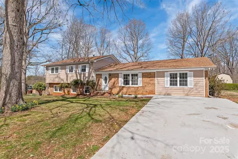 809 E 23rd Street St, Newton, NC 28658 photo 3