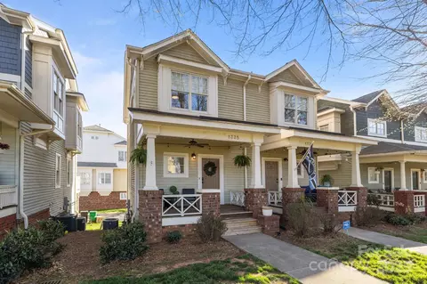 1335 Summit Greenway Ct, Charlotte, NC 28208