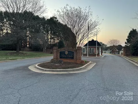 296 Broken Arrow 82 Dr #82, Statesville, NC 28677
