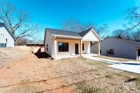 945 3rd Street Sw Pl SW, Hickory, NC 28602