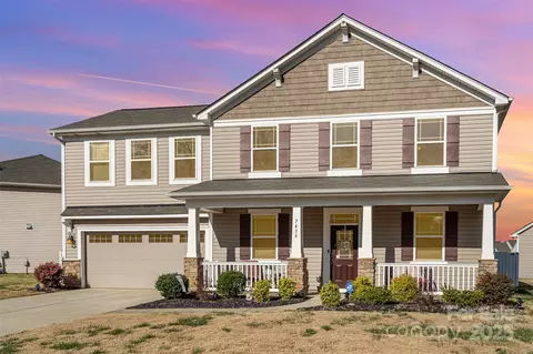 7436 Meridale Forest Dr, Charlotte, NC 28269