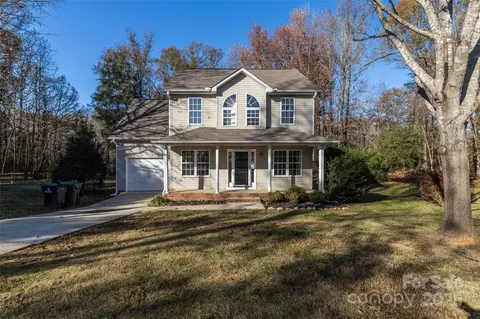 617 Edinburgh Ct, Rock Hill, SC 29730
