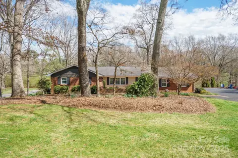 101 Woodvale Cir, Lincolnton, NC 28092