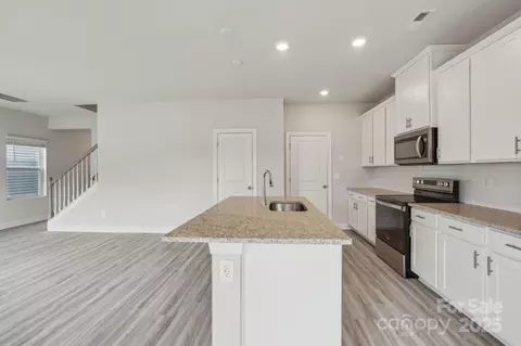 1305 31st Ne St NE, Conover, NC 28613 photo 23