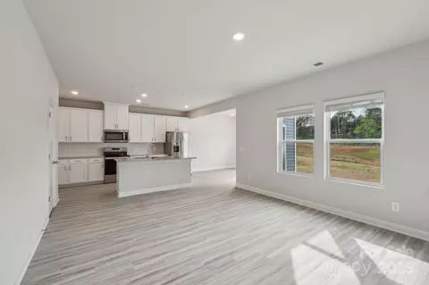 1305 31st Ne St NE, Conover, NC 28613 photo 13