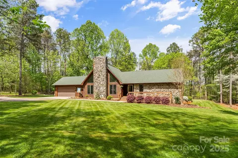 123 Lucy Ln, Statesville, NC 28625