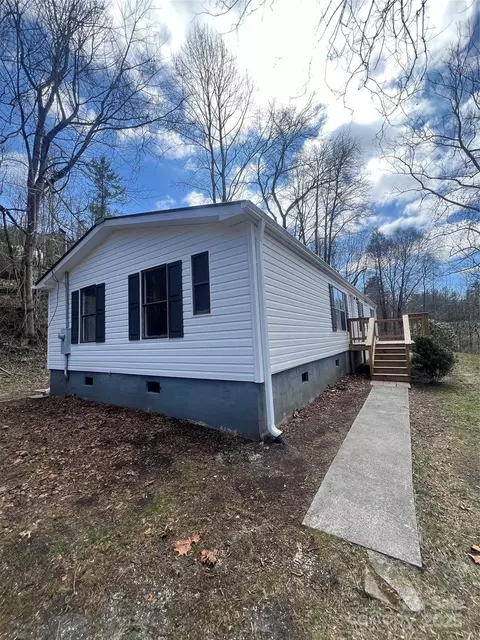 56 Poplar Dr, Spruce Pine, NC 28777