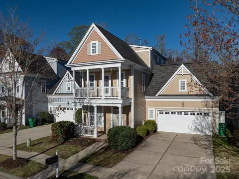 10133 Caldwell Forest Dr, Charlotte, NC 28213